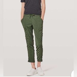 Lululemon Street To Studio Pant Unlined 28” size 6 Barracks Green EUC